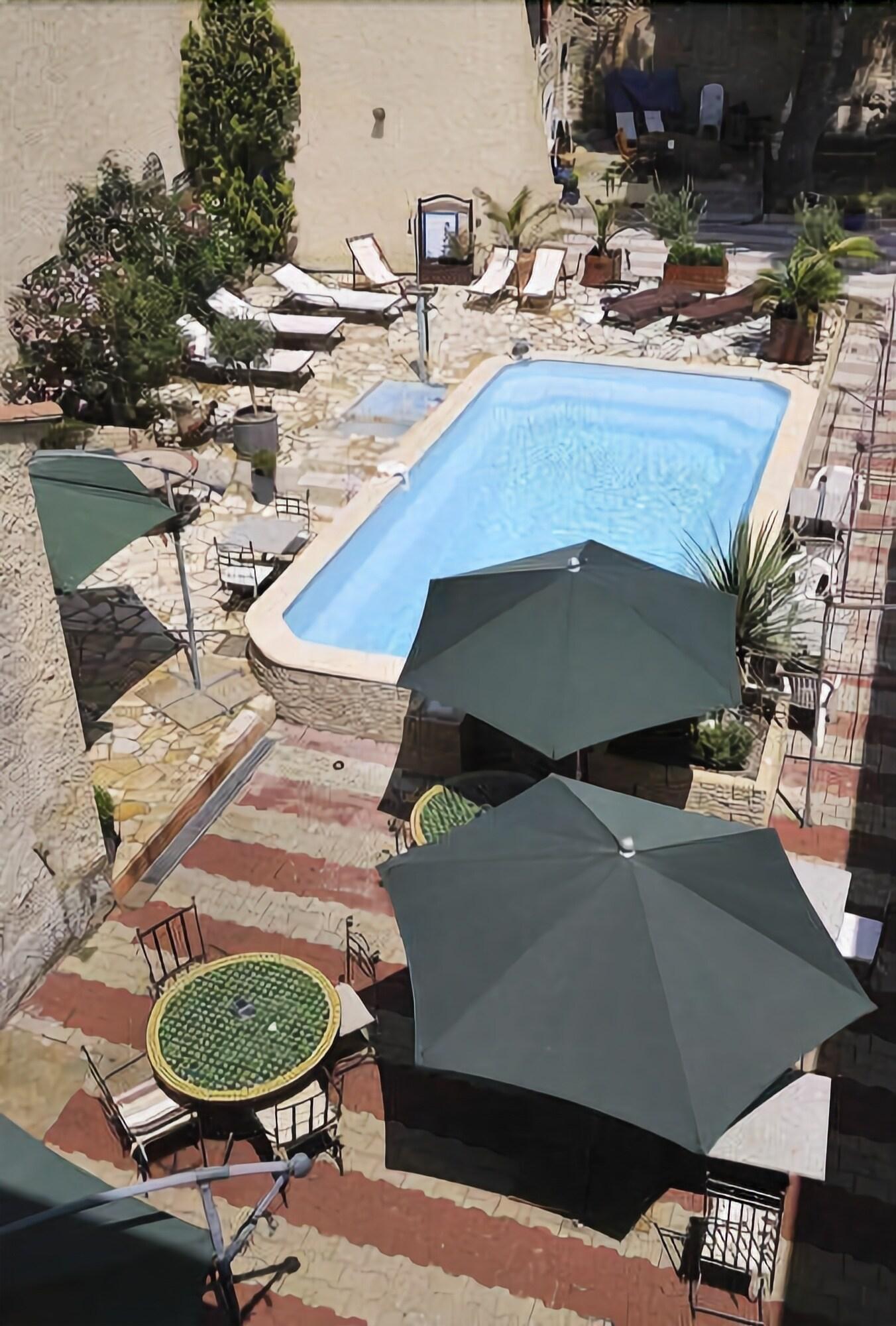 Hotel La Bastide D'Entraigues Экстерьер фото